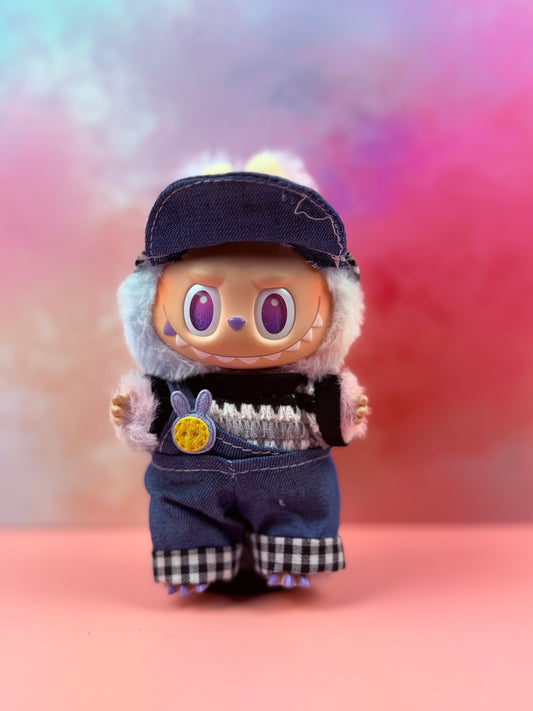 Frayed Cap & Gingham‑Cuffed Jeans