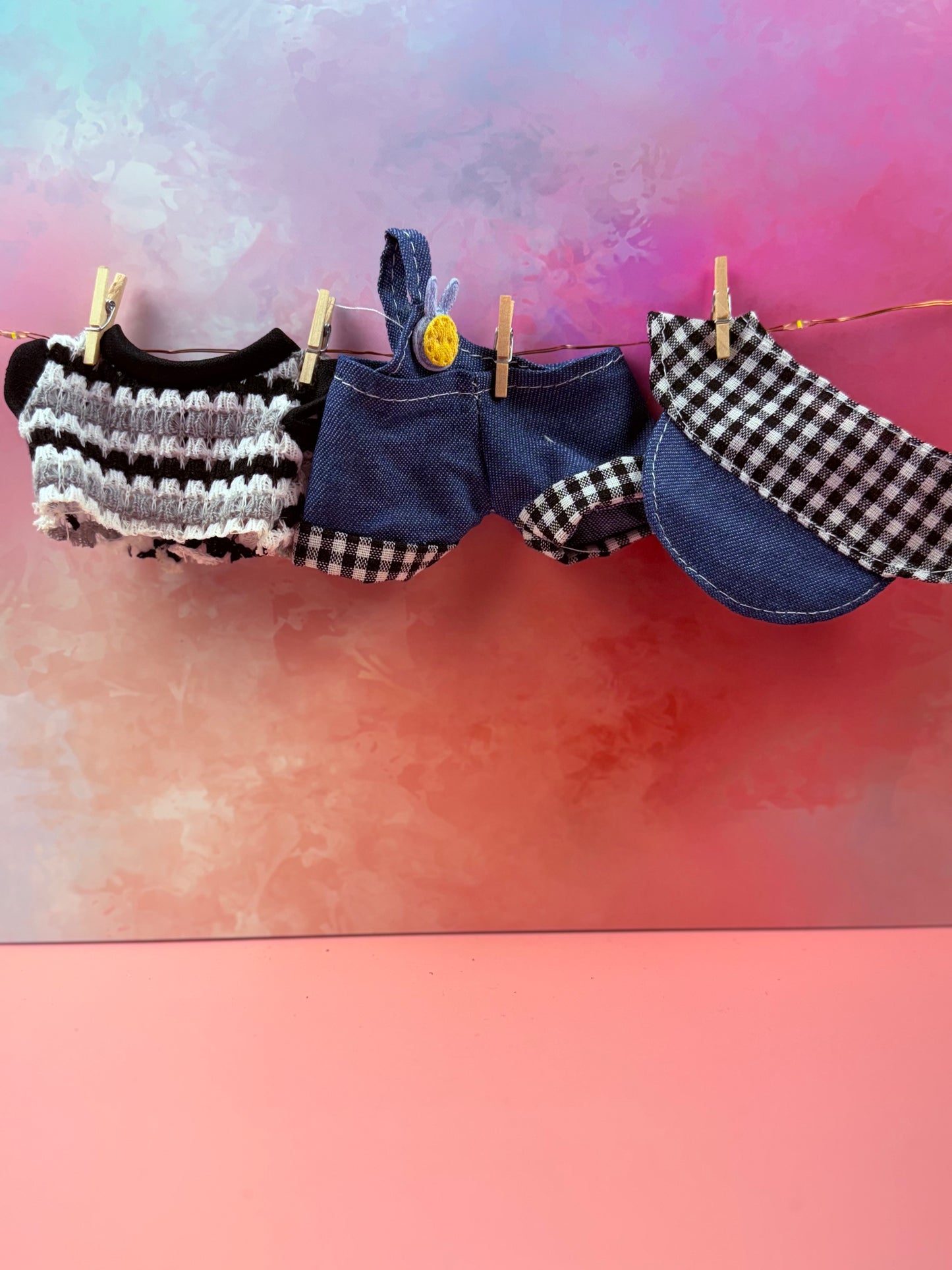 Frayed Cap & Gingham‑Cuffed Jeans