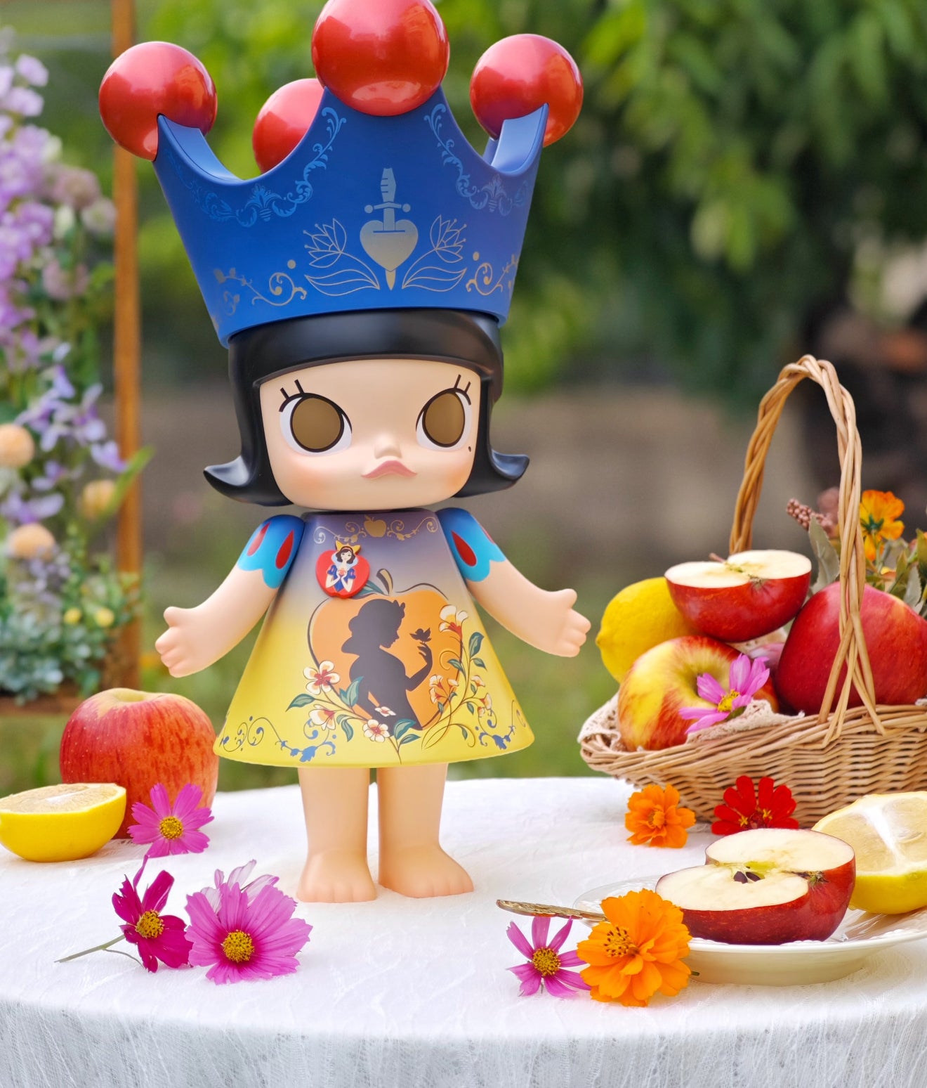 MEGA ROYAL MOLLY 400% - SNOW WHITE