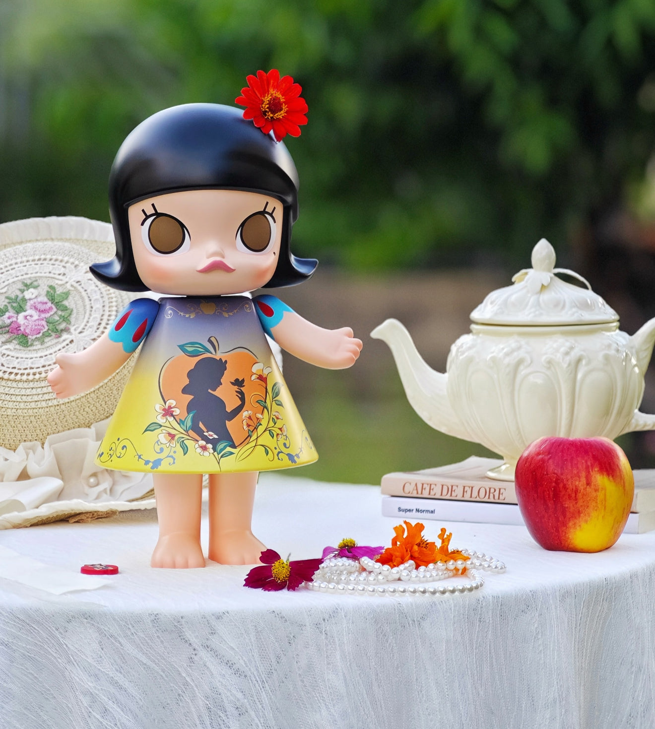 MEGA ROYAL MOLLY 400% - SNOW WHITE