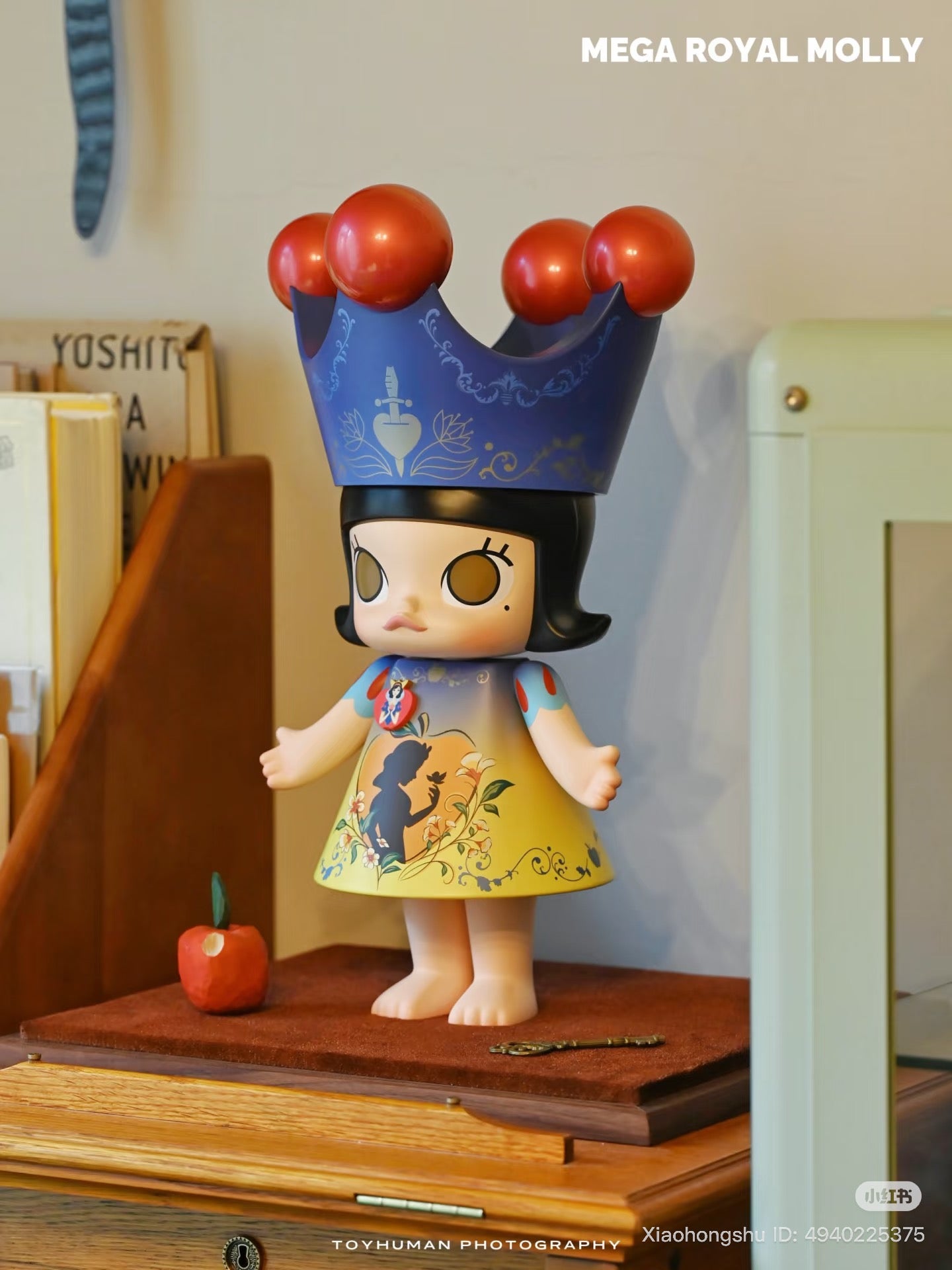 MEGA ROYAL MOLLY 400% - SNOW WHITE