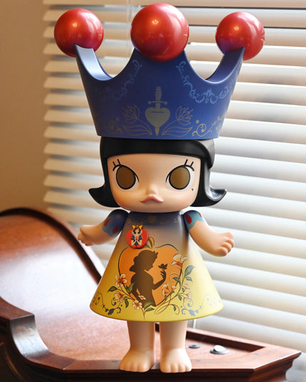 MEGA ROYAL MOLLY 400% - SNOW WHITE