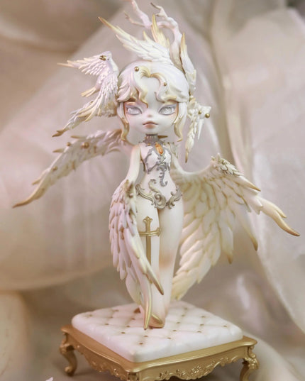 [Pre-Order] DOMINATOR - Limited Edition Figures