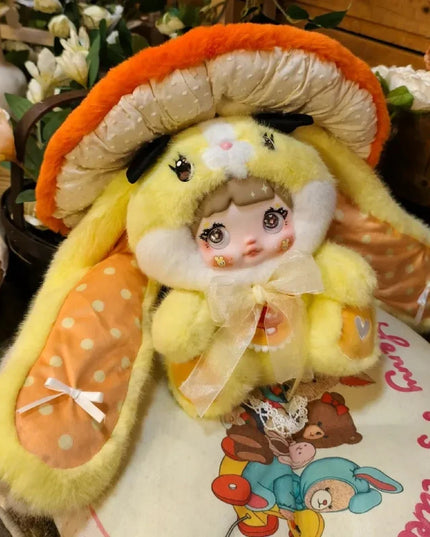 Nommi - Mushroom Hat 400% Plush